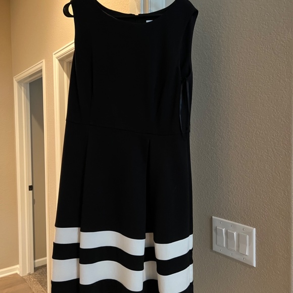 Sweater - Picture 2 of 4